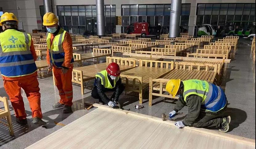 烽火搶建“方艙醫(yī)院”