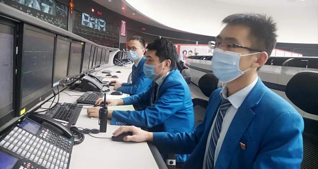 人民日報(bào)：開學(xué)季，天津地鐵3號線暖心服務(wù)，保證師生無憂出行                                                                                                                                                                          